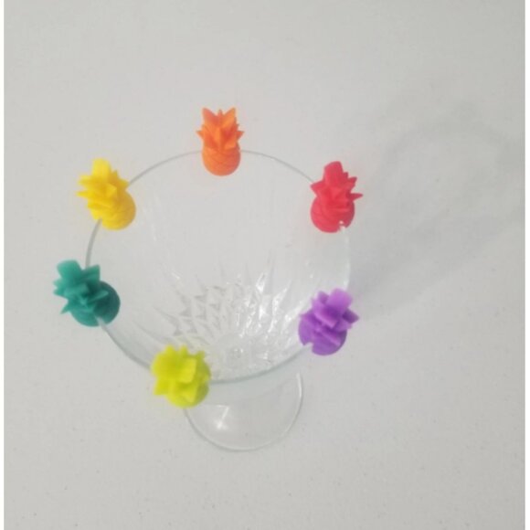 6pcs. Fun Pineapple Shaped Wine Marker Barware Glass Charm Drink Tracker Stemwar - Picture 3 of 5